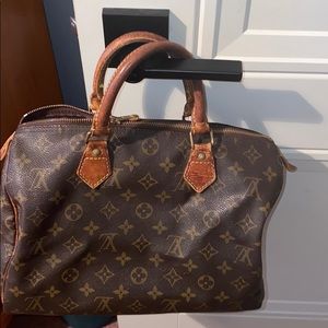 Louis Vuitton Speedy 30